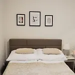 Kamienica House 9 Apartman *